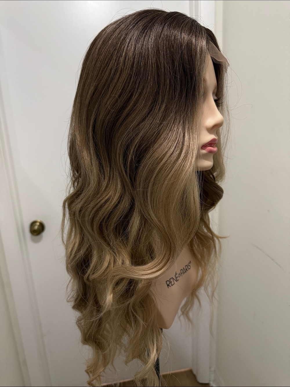HAIR, 26” Long Wavy Layers Center Part Ombre to Carmel/Honey Blonde